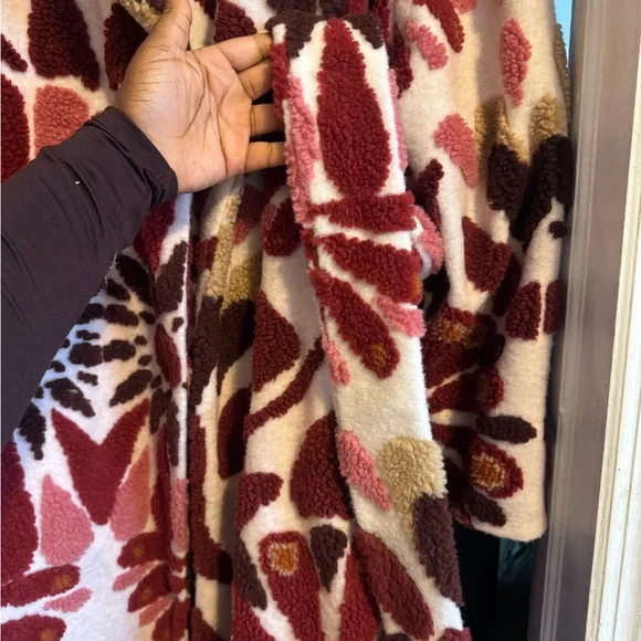 FARM Rio Ainika Flowers Fleece Coat Floral Textured - Red and Pink - Picture 4 of 10
